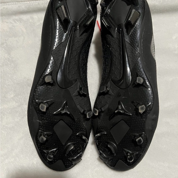 Nike Phantom Vision Elite Soccer Cleats - Picture 2 of 3